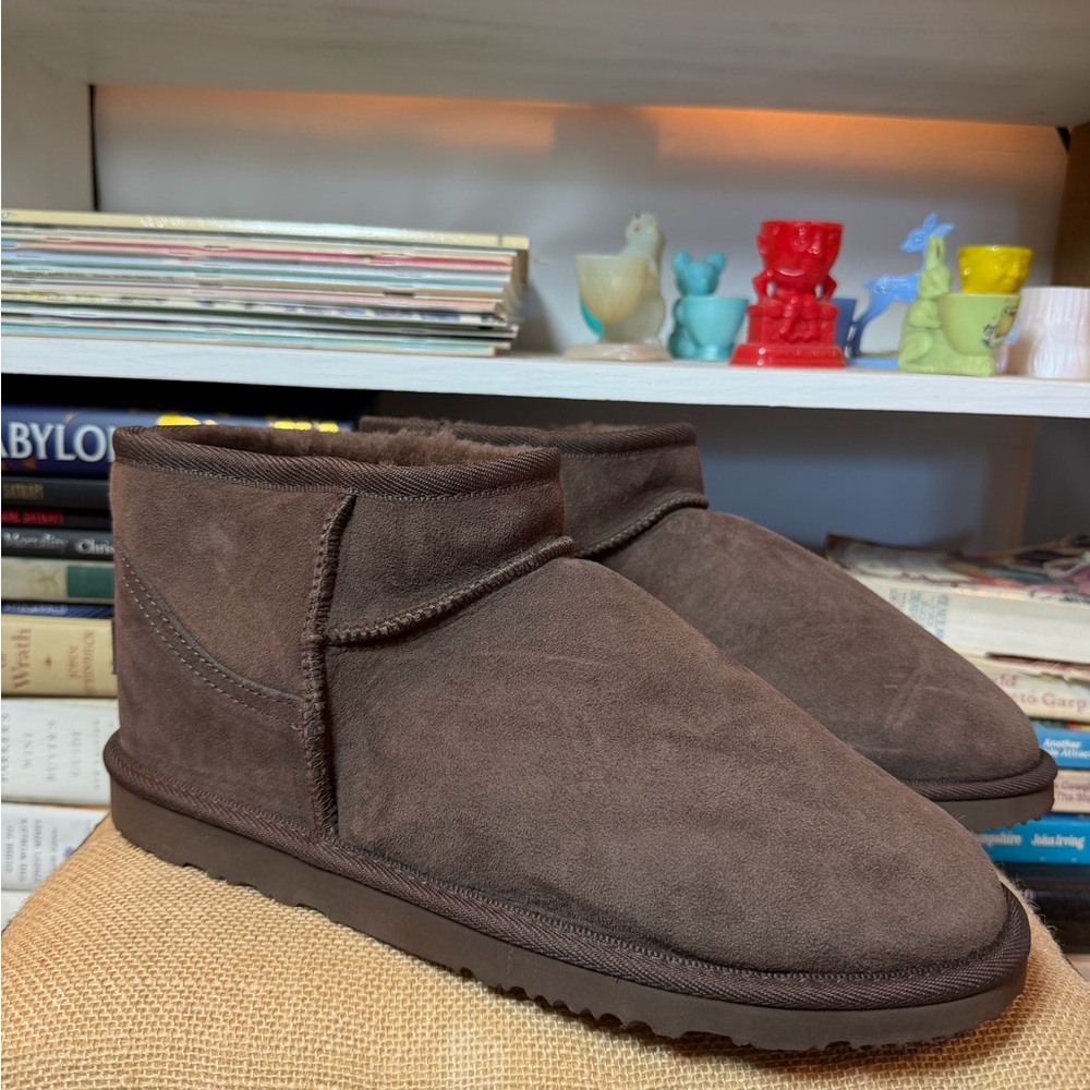 UGG Men's Short Suede Boot - Dark Brown